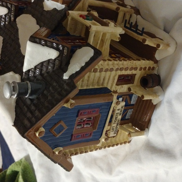 Vintage Birch Run Ski Chalet Original Snow Village - Picture 8 of 17